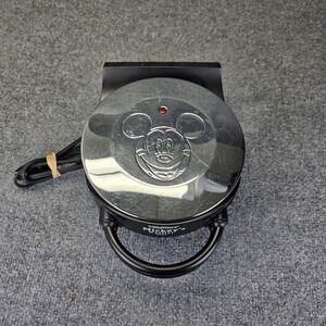 VillaWare Mickey's Waffler Mickey Mouse Single Waffle Maker Model 5555-01 Disney
